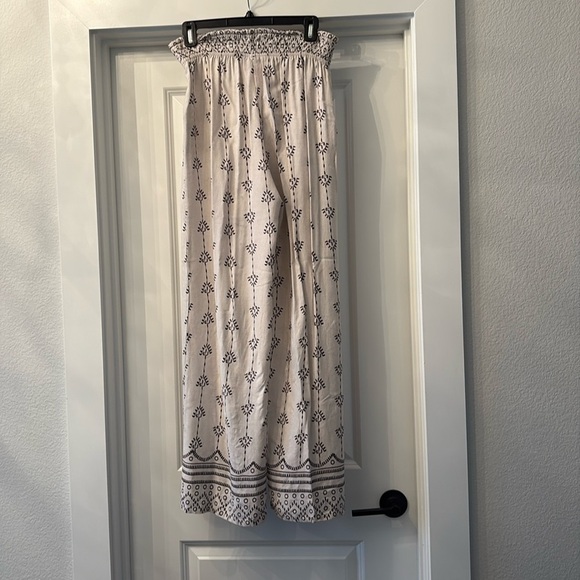 V Cristina Halter Style Coordinating Set, Size M, 100% Rayon, Black/Off White - Picture 7 of 12